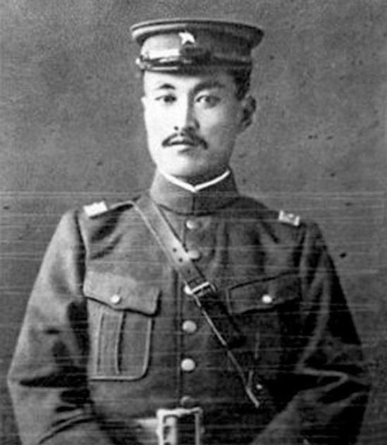 当初跟张学良铁的穿一条裤子的郭松龄，为何最后却背叛了张家？