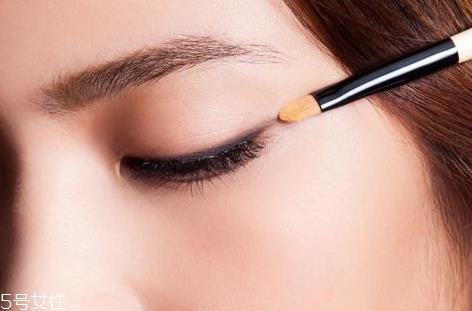 兰蔻天鹅颈睫毛膏专柜价格 睫毛膏和眼线的使用顺序