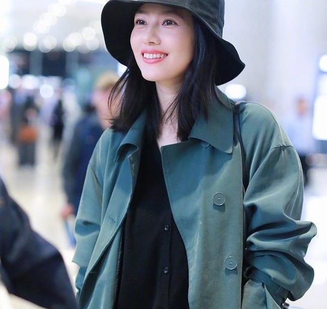 40岁高圆圆罕见现身，近照皮肤水嫩状态佳，产后产前无差别！