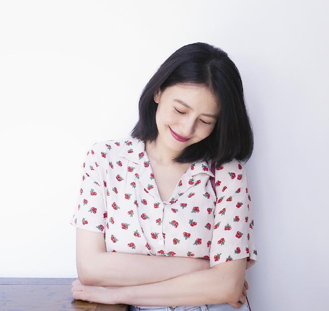 40岁高圆圆罕见现身，近照皮肤水嫩状态佳，产后产前无差别！