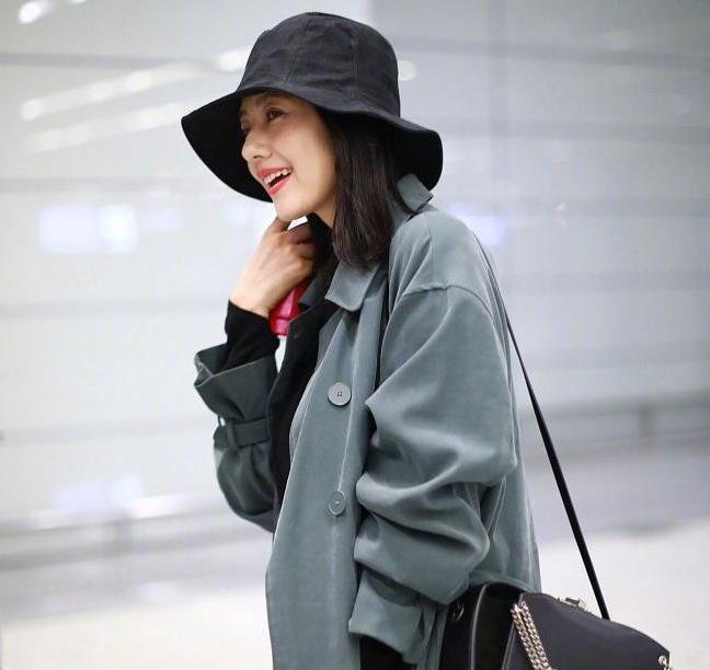 40岁高圆圆罕见现身，近照皮肤水嫩状态佳，产后产前无差别！