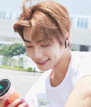 生活男生染头发什么颜色好看 男生染发颜色推荐色号  4