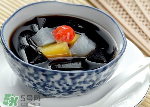 龟苓膏是乌龟做的吗？龟苓膏是什么做的？