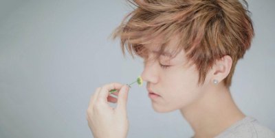 ​9张鹿晗高清壁纸，扛不住的盛世美颜你喜欢吗？