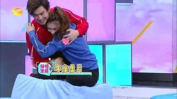 林允吃醋陈柏霖牵手其他女生，还当众咬耳朵，网友：他们在一起了