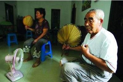 夏天电风扇越吹越热？上面挂个空瓶子，比空调还“凉快”，省钱了