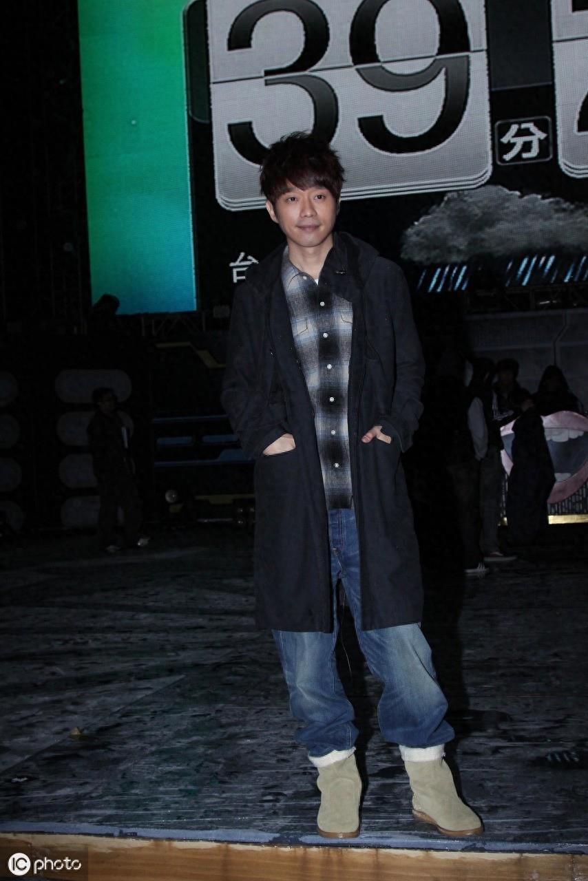 “微笑王子”张栋梁为什么销声匿迹了？他自嘲“过气”后才更自由