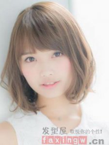 ​女士烫发短发发型 清爽时尚不累赘