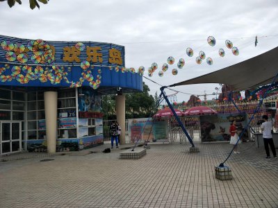 ​突发！合肥欢乐岛一名女子玩游乐设施时不幸坠亡 警方介入调查