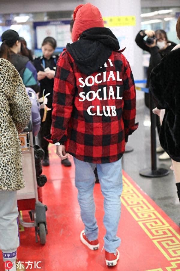 “tt”谢锐韬ASSC格纹外超级酷 穿上它你也能帅到没朋友