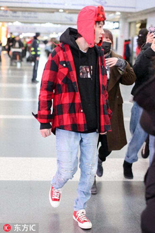 “tt”谢锐韬ASSC格纹外超级酷 穿上它你也能帅到没朋友