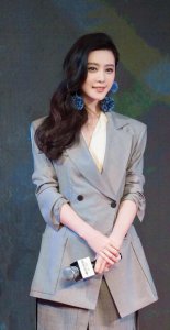 ​内地10大美女明星排行榜，第2关晓彤，第3 杨颖，第10 杨幂