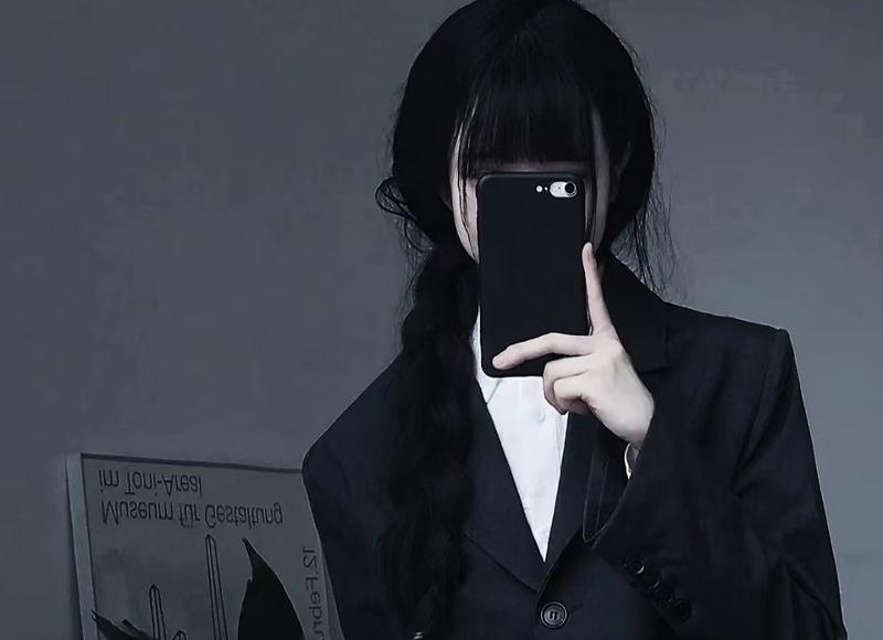 什么是夫妻相指的五官相似吗?