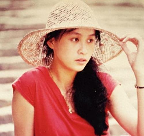 刘嘉玲年轻时的旧照合集