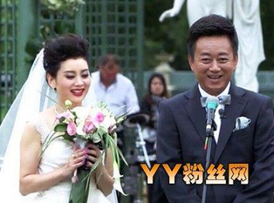 ​朱军老婆谭梅简历照片 其儿子朱思潭生活照 朱军法国婚礼视频曝光