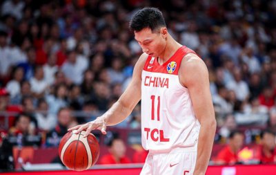 ​重温易建联NBA最经典一战！面对强敌狂轰31分，用三分球征服观众