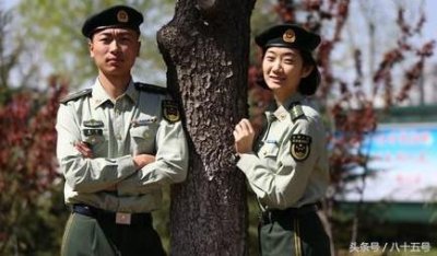 ​看过来 武警部队配发贝雷帽，兵哥哥又变帅了