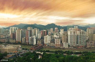 ​都匀：贵州黔南自治州首府和最大的城市，电影《无名之辈》拍摄地
