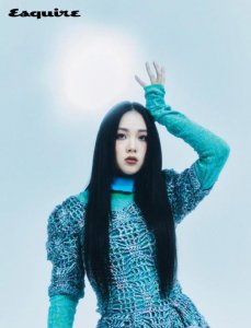 ​韩国女歌手BIBI最新杂志写真曝光