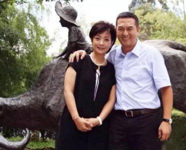 ​王海燕与张嘉益结婚15年：靠改变和隐忍走到现在