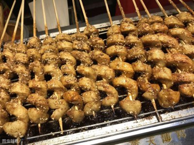 ​自制街头风味小吃烤面筋，烤面筋一天能赚多少钱