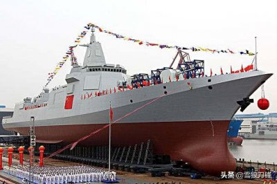 ​地表最强战舰，055万吨驱逐舰
