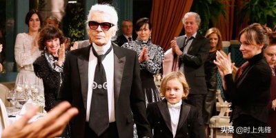 ​老佛爷教子！10岁小男模 Hudson Kroenig 走遍香奈儿各大时装秀