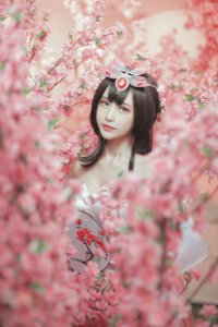 ​王者荣耀：桃花深处伊人影，甄姬游园惊梦COS，小姐姐真美！