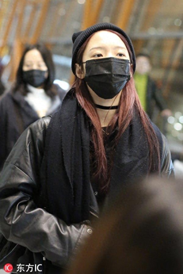 孟美岐素颜眼神杀气难挡 酷劲范儿气场满格