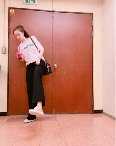 ​「T-ARA」「分享」170704 每天都放美照撩粉 今天是帅气随性的恩静啊