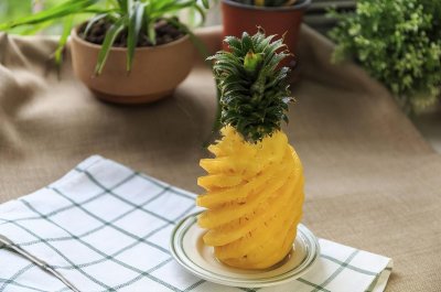 ​切开的菠萝可以放多久(切开的菠萝可以过夜吗)