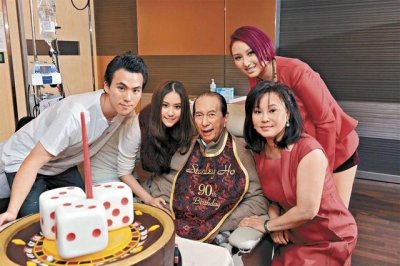 ​赌王何鸿燊一生4个妻子，为何大房一家支离破碎，还被禁止分财产？