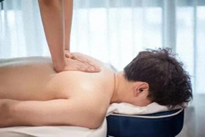 ​养生馆女技师自述：不装了，我就是喜欢年轻客人