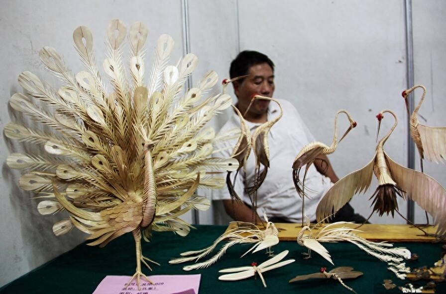 民间传统手工艺——棕叶编织,从玩具变成艺术品