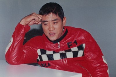 ​他叫柯受良他是很多人口中的小黑他更是无数人心中的大哥