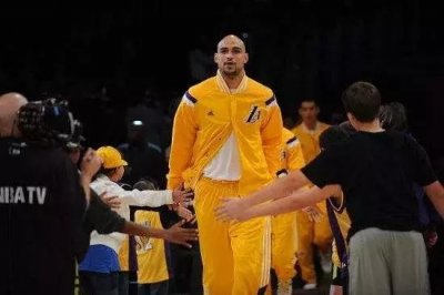 ​狂言君：萨克雷退役，一代欢乐喜剧人告别江湖