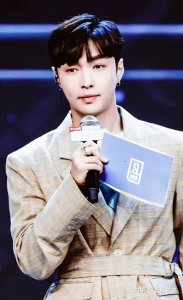 ​全员小三？亚洲女团的起点 无实力偶像的结局 小猫俱乐部