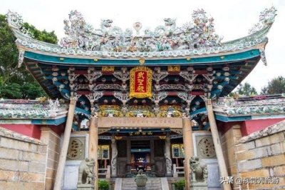 ​依山临海，气派巍然，全国四大关帝庙之一，福建漳州市东山关帝庙