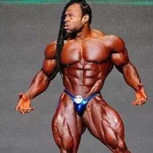 ​平民窟走出来的健美巨星，艺术造型大师，13年的他充满美感