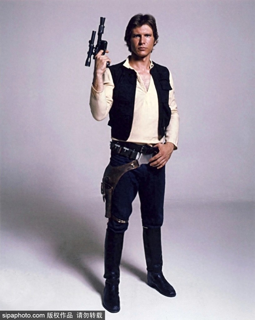 他35岁靠《星球大战》改变命运 65岁依旧敬业打戏不用替身