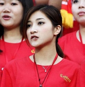 ​扬科维奇为何不卸任男足？年薪少，骂声大？看他回国举动秒懂