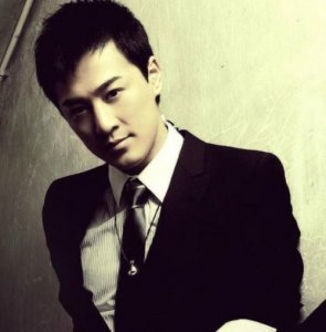 ​林峰，一个努力打拼的富二代