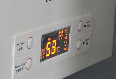 ​壁挂炉设置65度，壁挂炉不停机一直烧气，看着都心疼