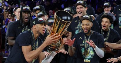 ​雄鹿队夺冠之路回顾：一场不丢 强势捧杯