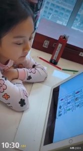 ​李小璐频频晒女儿，贾乃亮却专心事业，与甜馨已一年多未公开同框