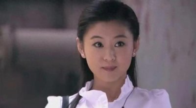 ​童星出身的李小萌，主持天赋高在音乐、演艺界全面发展