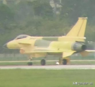 ​歼10D是干啥用的，是飞行表演专用机，还是为巴基斯坦量身定制？