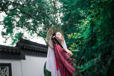 ​属虎人出生12个月12种不同命