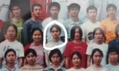 ​两会女神翻译高中毕业照曝光 青春羞涩（组图)