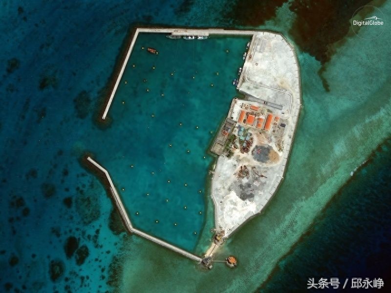 越南在南海是这样造岛的